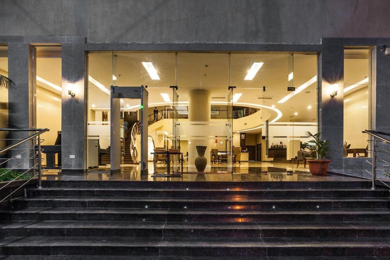 Acacia Premier Hotel Кисуму Экстерьер фото