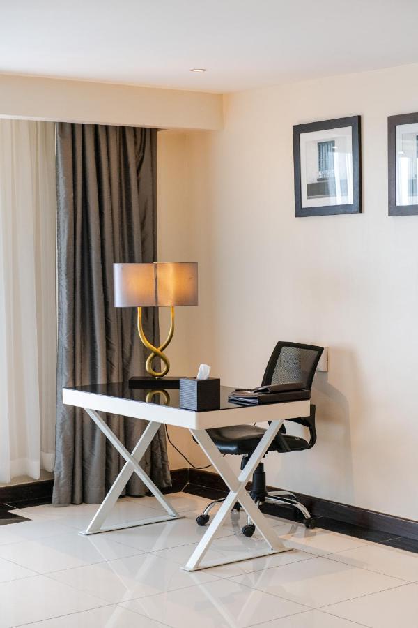 Acacia Premier Hotel Кисуму Экстерьер фото