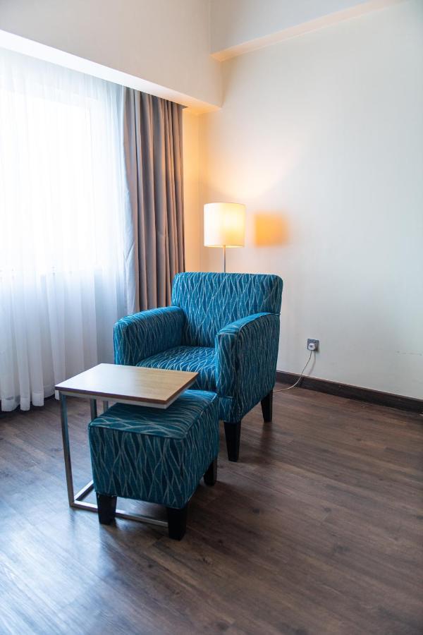 Acacia Premier Hotel Кисуму Экстерьер фото