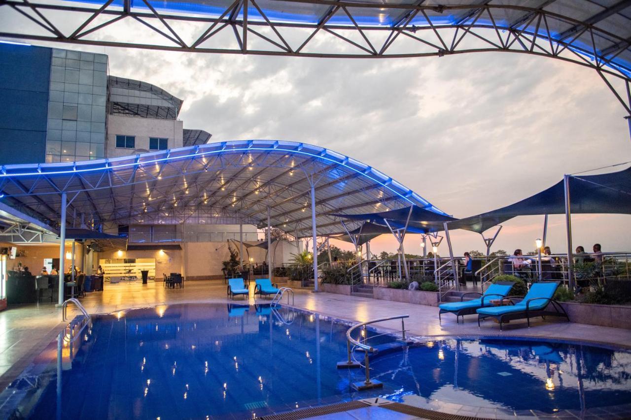 Acacia Premier Hotel Кисуму Экстерьер фото