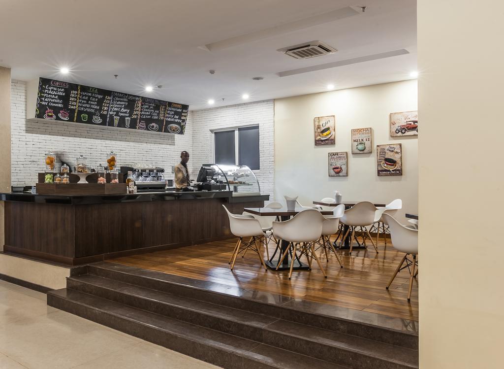 Acacia Premier Hotel Кисуму Экстерьер фото